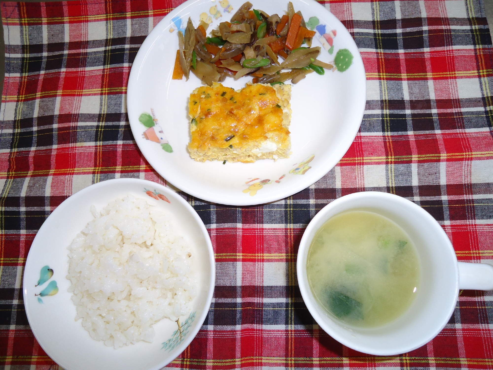 ⛄１月１6日の給食とおやつ⛄