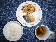 🌺３月１９日の給食とおやつ🌺